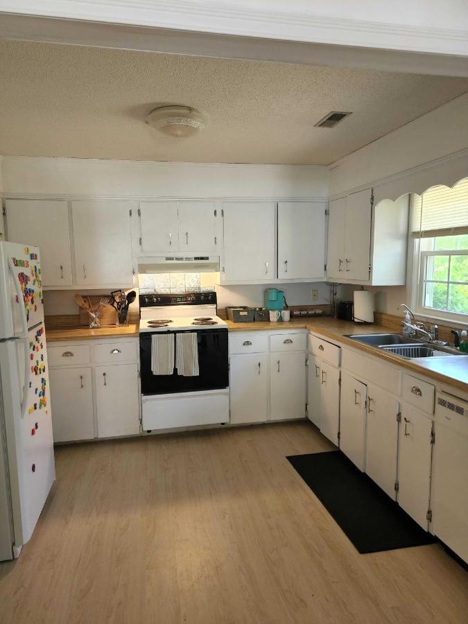 Cottage By The Beach Best Suited For Large Groups Wilmington Bagian luar foto